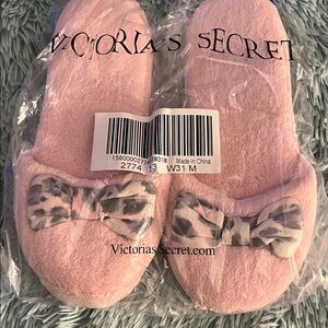 VICTORIAS SECRET NWT M SOFT BABY PINK W ADORABLE ANIMAL PRINT ACCENT BOW